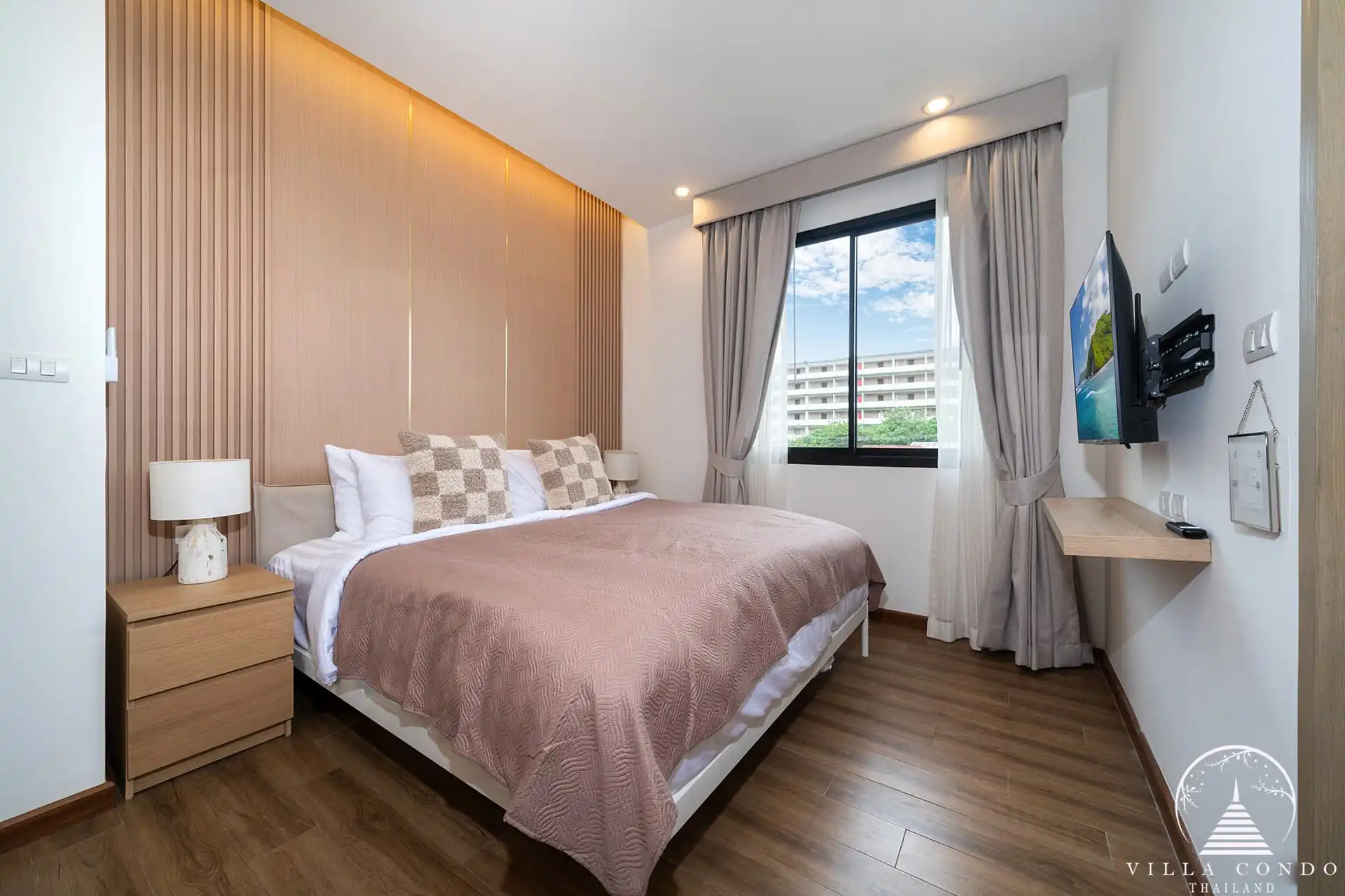 Goldena City Gems Kamala master bedroom with accent wall lighting